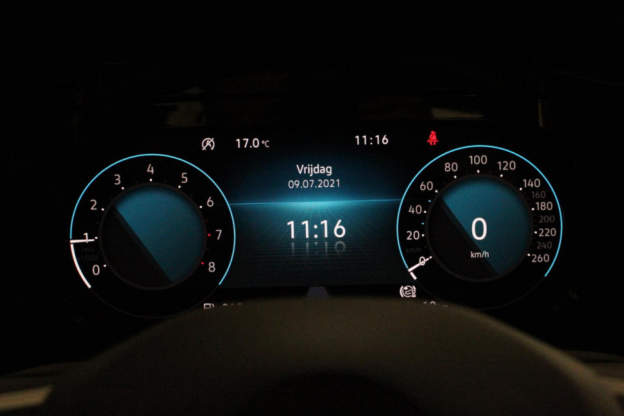 Volkswagen Golf 1.5 TSI 130pk Life Navigatie Climate control Camera Led Parkeer sensoren Virtuel Cockpit Stoel en Stuur verwarming