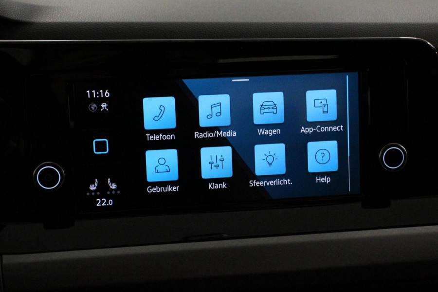 Volkswagen Golf 1.5 TSI 130pk Life Navigatie Climate control Camera Led Parkeer sensoren Virtuel Cockpit Stoel en Stuur verwarming