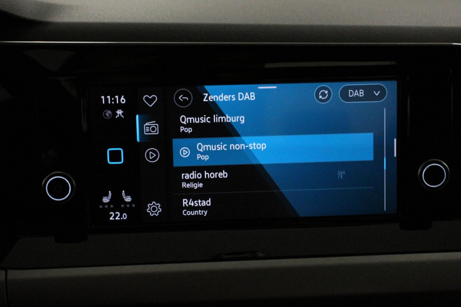 Volkswagen Golf 1.5 TSI 130pk Life Navigatie Climate control Camera Led Parkeer sensoren Virtuel Cockpit Stoel en Stuur verwarming