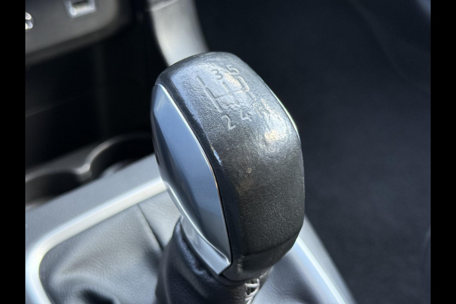 Citroën C3 1.2 PureTech Shine Navi,Clima,Cruise,Camera,Trekhaak,PDC,N.A.P,APK tot 05-2026