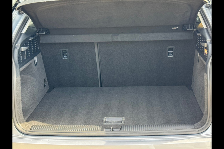 Audi Q2 35 TFSI Pro Line * Navigatie * Cruise Control * Parkeersensoren * 18 inch velgen * Audi Q2 35 TFSI Pro Line * Navigatie * Cruise Control * Parkeersensoren * 18 inch velgen *