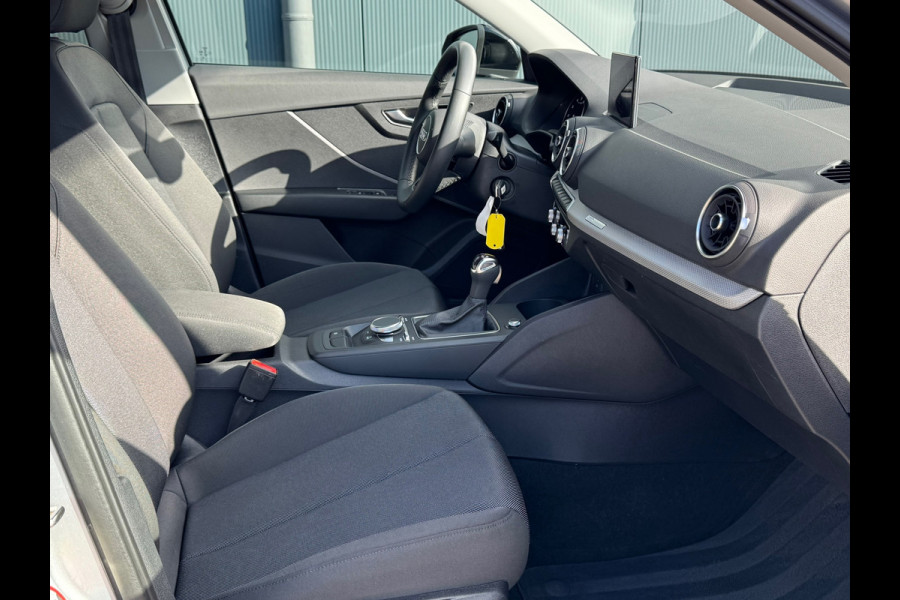 Audi Q2 35 TFSI Pro Line * Navigatie * Cruise Control * Parkeersensoren * 18 inch velgen * Audi Q2 35 TFSI Pro Line * Navigatie * Cruise Control * Parkeersensoren * 18 inch velgen *