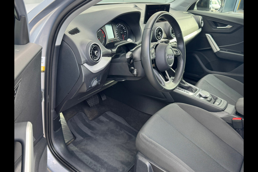 Audi Q2 35 TFSI Pro Line * Navigatie * Cruise Control * Parkeersensoren * 18 inch velgen * Audi Q2 35 TFSI Pro Line * Navigatie * Cruise Control * Parkeersensoren * 18 inch velgen *