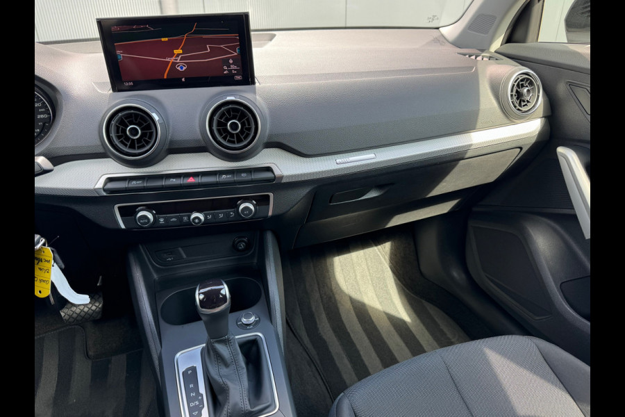 Audi Q2 35 TFSI Pro Line * Navigatie * Cruise Control * Parkeersensoren * 18 inch velgen * Audi Q2 35 TFSI Pro Line * Navigatie * Cruise Control * Parkeersensoren * 18 inch velgen *