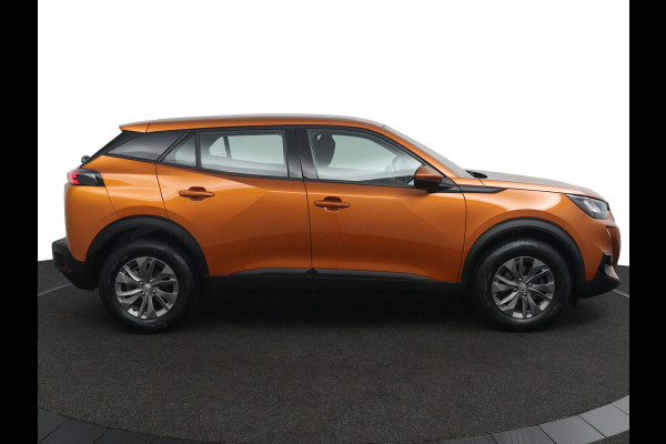 Peugeot 2008 1.2 PureTech Blue*NAVI*CAM*HAAK*ECC*CRUISE*CARPLAY