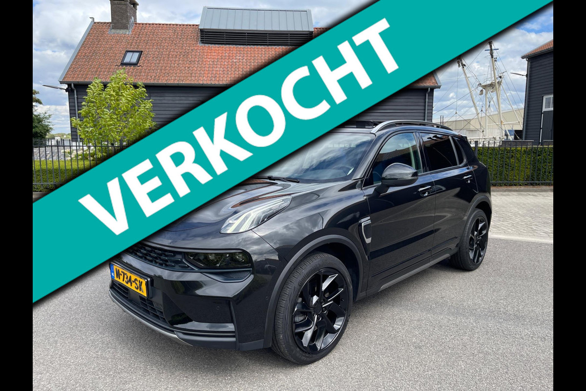 Lynk & Co 01 1.5 BLACK-EDITION Pano/dak Apple/Carplay Adaptive/Cruise Camera.