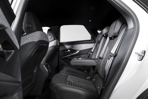 Peugeot 3008 1.2 Hybrid 145 GT | Dig. Cockpit | Adapt. Cruise | Stoel-+stuurverw. | PDC | Camera | NAV+App. Connect | ECC | 19" LM | Afn. Trekhaak | 0026