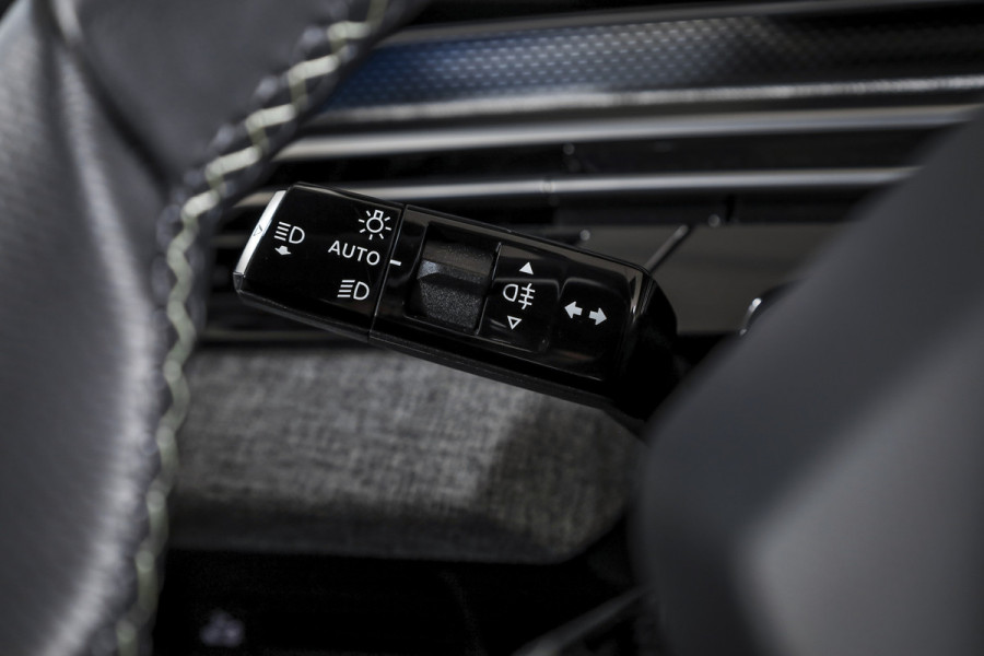 Peugeot 3008 1.2 Hybrid 145 GT | Dig. Cockpit | Adapt. Cruise | Stoel-+stuurverw. | PDC | Camera | NAV+App. Connect | ECC | 19" LM | 6129