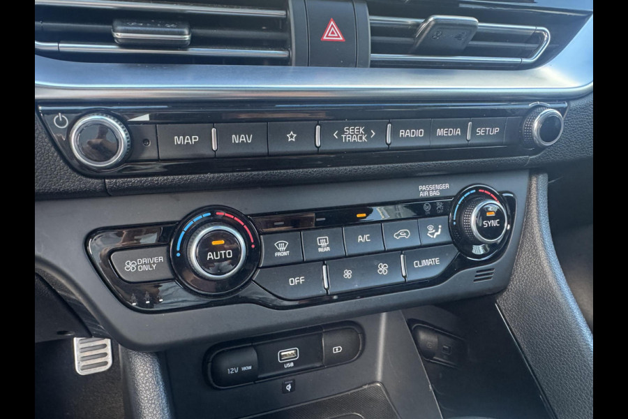 Kia Niro 1.6 GDi Hybrid ExecutiveLine | Nederlandse dealeronderhouden auto "Navigatie | Stoel en stuur verwarming | Stoelventilatie | Schuifkanteldak |