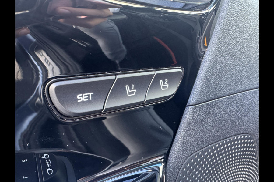 Kia Niro 1.6 GDi Hybrid ExecutiveLine | Nederlandse dealeronderhouden auto "Navigatie | Stoel en stuur verwarming | Stoelventilatie | Schuifkanteldak |