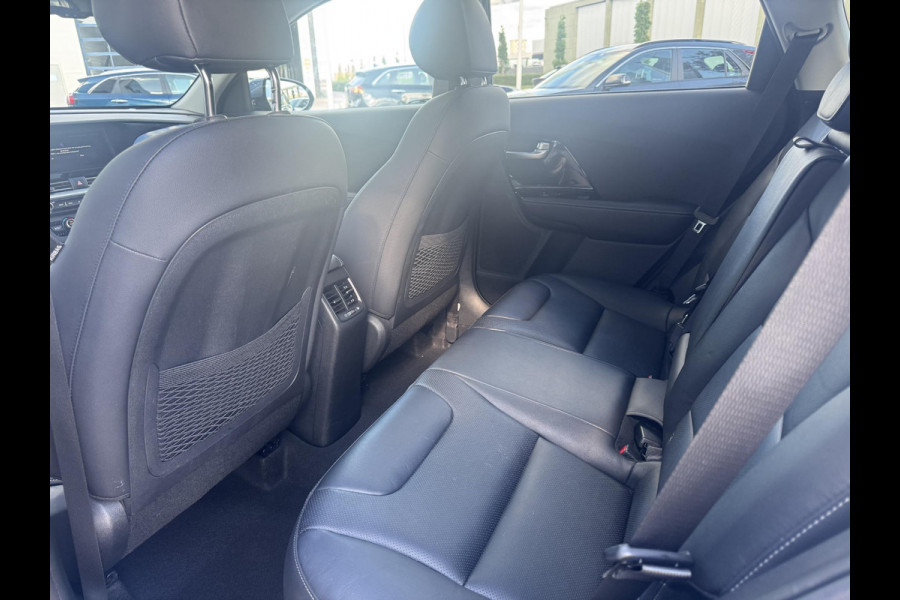 Kia Niro 1.6 GDi Hybrid ExecutiveLine | Nederlandse dealeronderhouden auto "Navigatie | Stoel en stuur verwarming | Stoelventilatie | Schuifkanteldak |
