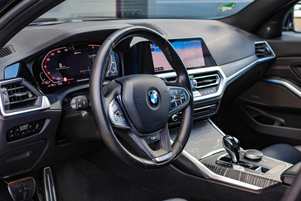 BMW 3-serie 330e M-Sport *Schuifdak*H/K*Individual*Comforttoegang*