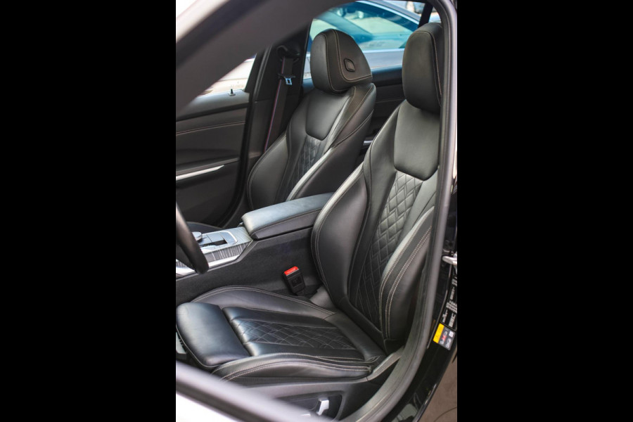 BMW 3-serie 330e M-Sport *Schuifdak*H/K*Individual*Comforttoegang*