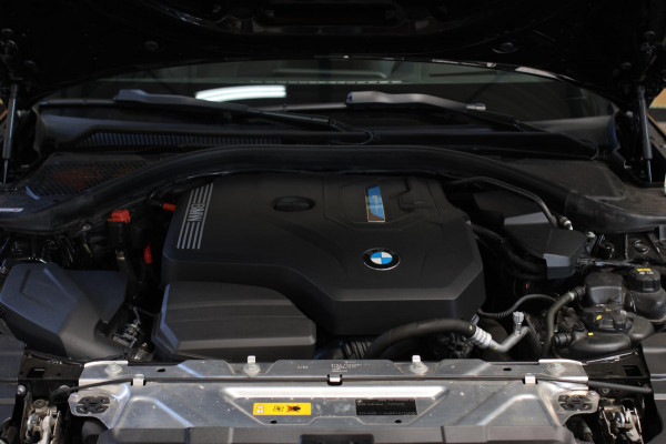BMW 3-serie 330e M-Sport *Schuifdak*H/K*Individual*Comforttoegang*