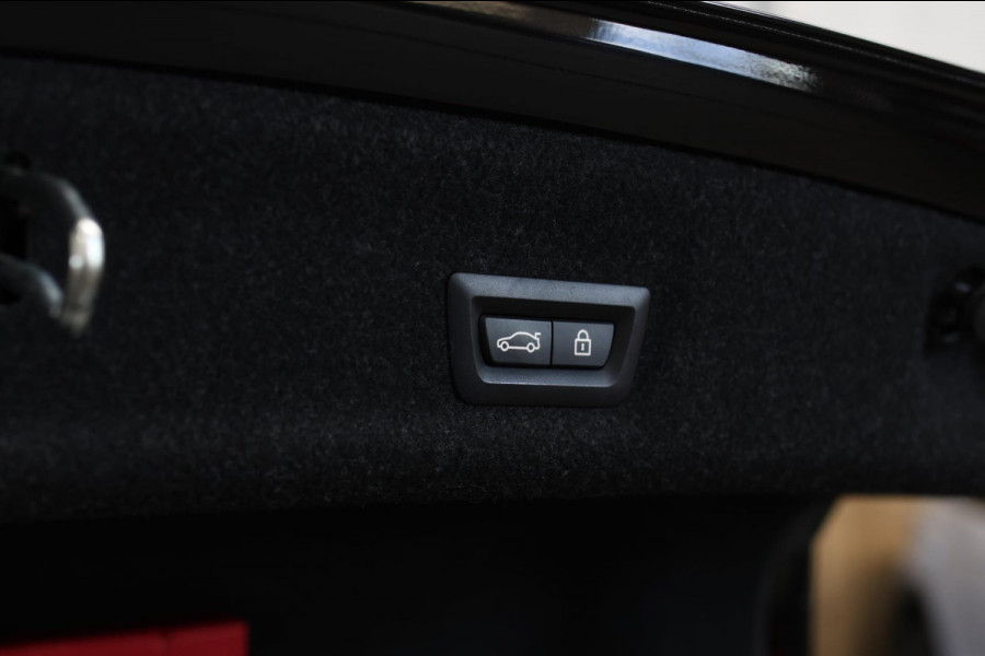 BMW 3-serie 330e M-Sport *Schuifdak*H/K*Individual*Comforttoegang*