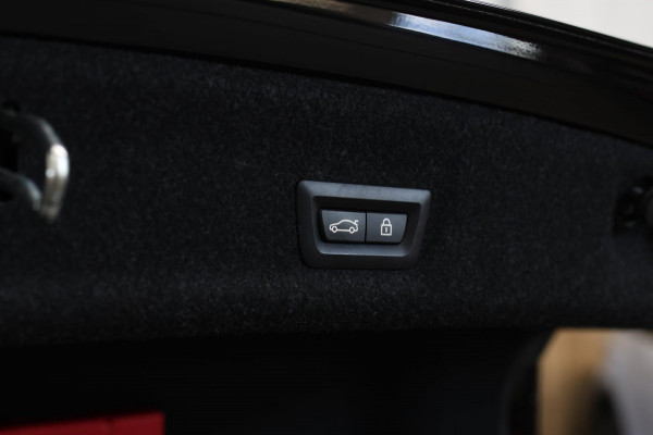 BMW 3-serie 330e M-Sport *Schuifdak*H/K*Individual*Comforttoegang*