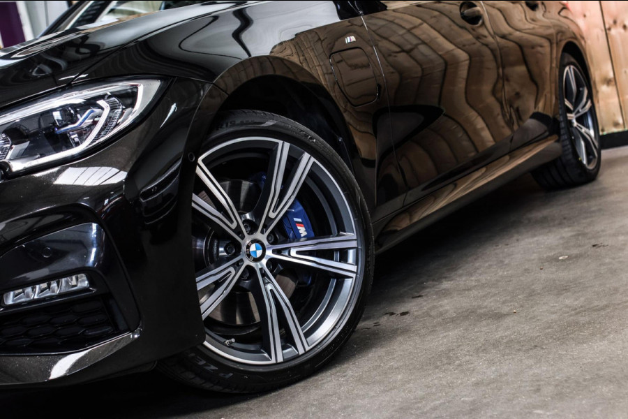 BMW 3-serie 330e M-Sport *Schuifdak*H/K*Individual*Comforttoegang*