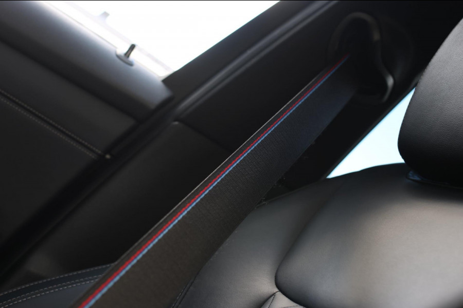 BMW 3-serie 330e M-Sport *Schuifdak*H/K*Individual*Comforttoegang*
