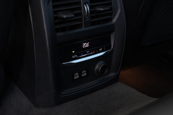 BMW 3-serie 330e M-Sport *Schuifdak*H/K*Individual*Comforttoegang*