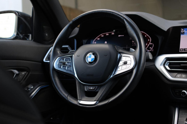 BMW 3-serie 330e M-Sport *Schuifdak*H/K*Individual*Comforttoegang*