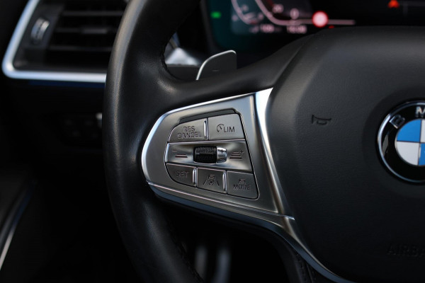 BMW 3-serie 330e M-Sport *Schuifdak*H/K*Individual*Comforttoegang*