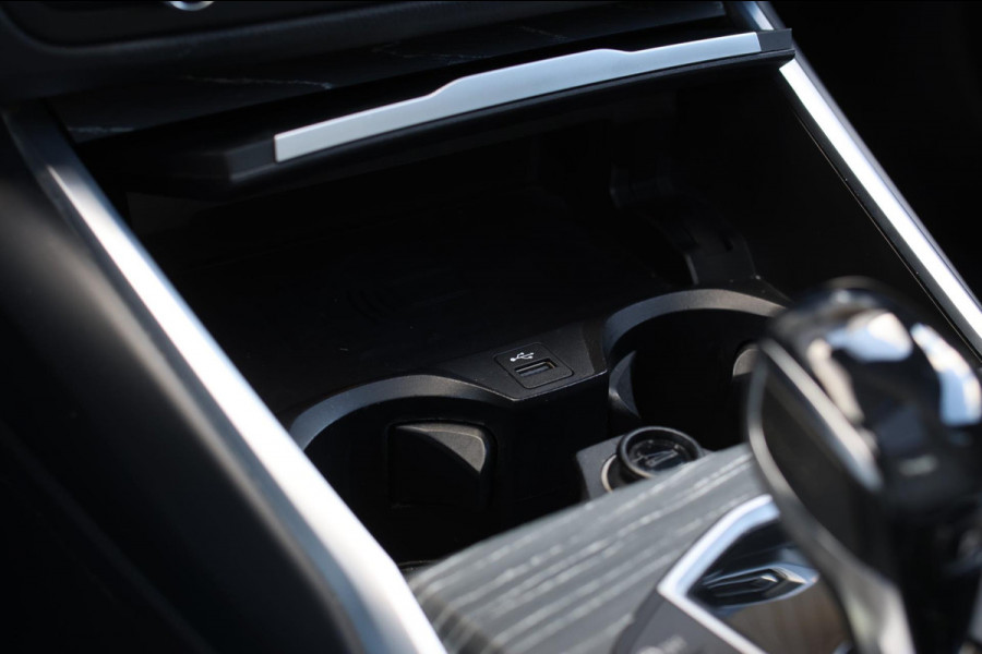 BMW 3-serie 330e M-Sport *Schuifdak*H/K*Individual*Comforttoegang*