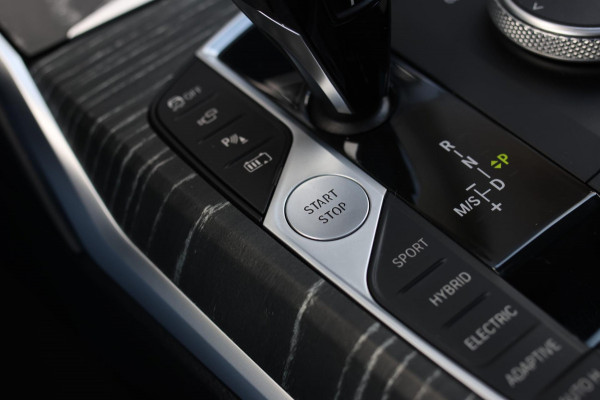BMW 3-serie 330e M-Sport *Schuifdak*H/K*Individual*Comforttoegang*
