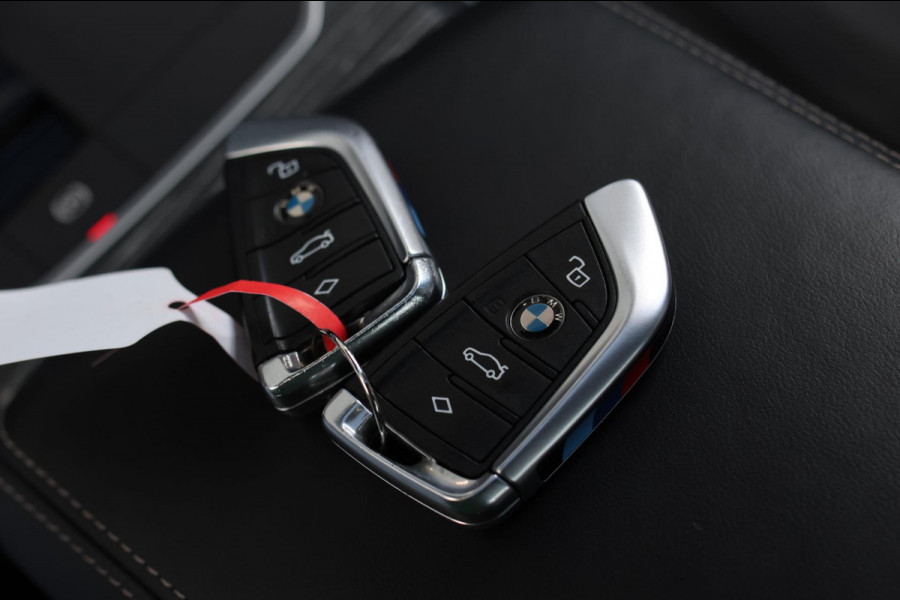 BMW 3-serie 330e M-Sport *Schuifdak*H/K*Individual*Comforttoegang*