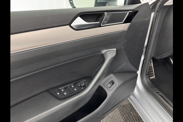 Volkswagen Arteon 2.0 TDI Elegance Business (INCL-BTW) Aut. *PANO | LEATHER-ALCANTARA | FULL-LED | DIGI-COCKPIT | CAMERA | KEYLESS | NAVI-FULLMAP |  ADAPTIVE-CRUISE | PRIVACY-GLASS | HEATED-COMFORTSEATS | 19''ALU*