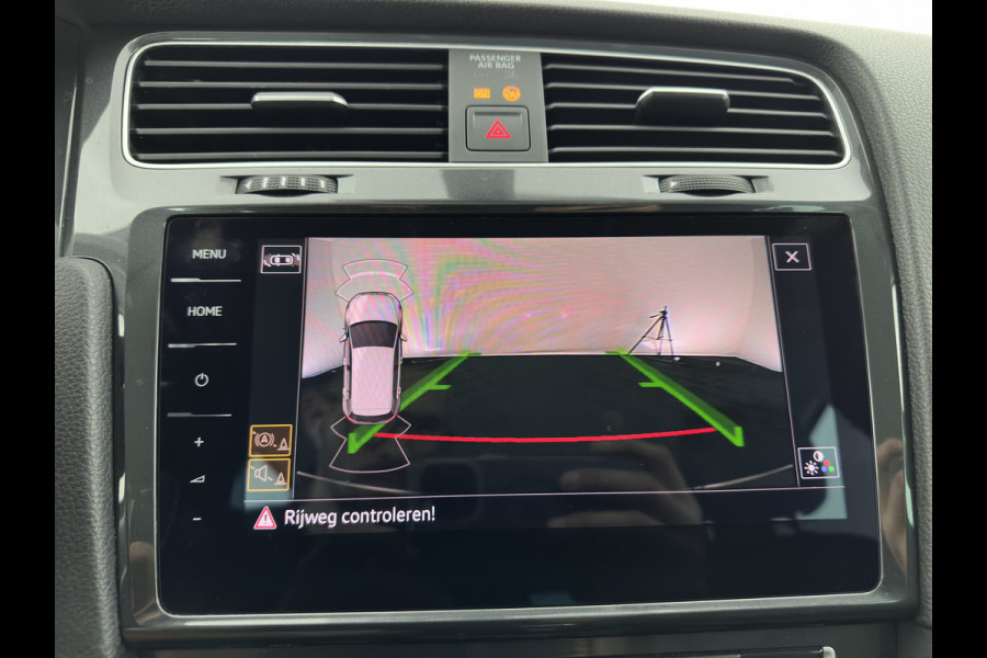 Volkswagen e-Golf E-DITION (INCL.BTW) *HEAT-PUMP | LUXURY-LEATHER | FULL-LED | DIGI-COCKPIT | NAVI-FULLMAP | HEATED-SPORTSEATS | CAMERA | DAB+ | AMBIENT-LIGHT | 16''ALU*