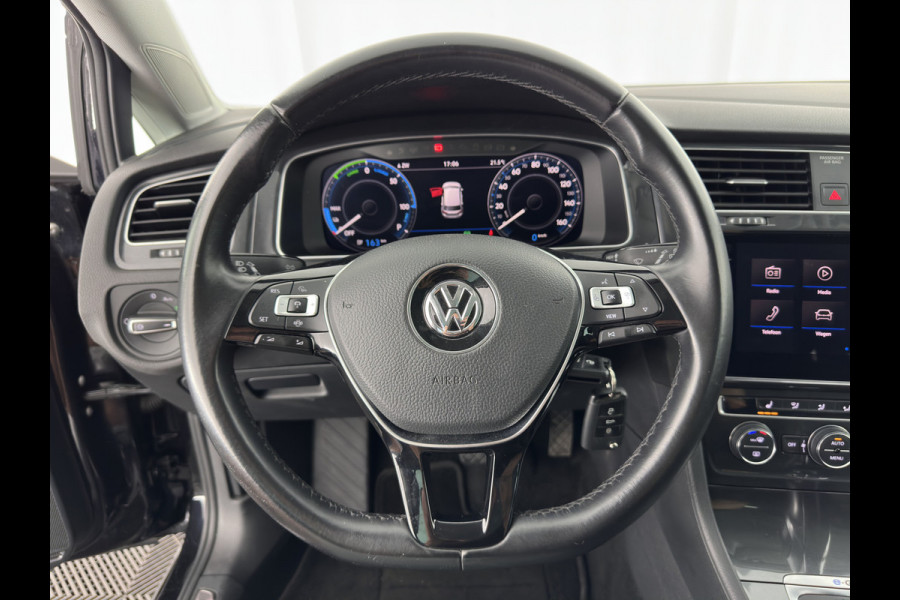 Volkswagen e-Golf E-DITION (INCL.BTW) *HEAT-PUMP | LUXURY-LEATHER | FULL-LED | DIGI-COCKPIT | NAVI-FULLMAP | HEATED-SPORTSEATS | CAMERA | DAB+ | AMBIENT-LIGHT | 16''ALU*