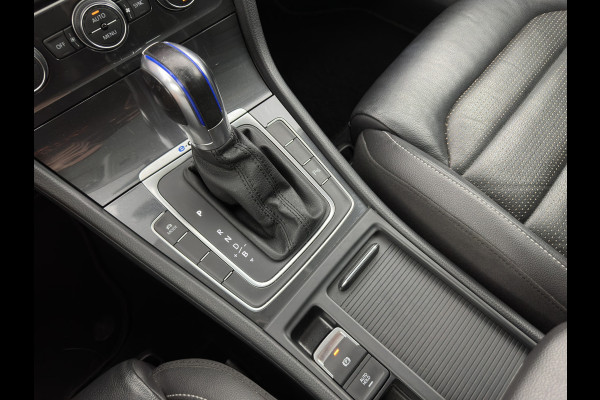 Volkswagen e-Golf E-DITION (INCL.BTW) *HEAT-PUMP | LUXURY-LEATHER | FULL-LED | DIGI-COCKPIT | NAVI-FULLMAP | HEATED-SPORTSEATS | CAMERA | DAB+ | AMBIENT-LIGHT | 16''ALU*
