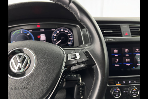 Volkswagen e-Golf E-DITION (INCL.BTW) *HEAT-PUMP | LUXURY-LEATHER | FULL-LED | DIGI-COCKPIT | NAVI-FULLMAP | HEATED-SPORTSEATS | CAMERA | DAB+ | AMBIENT-LIGHT | 16''ALU*