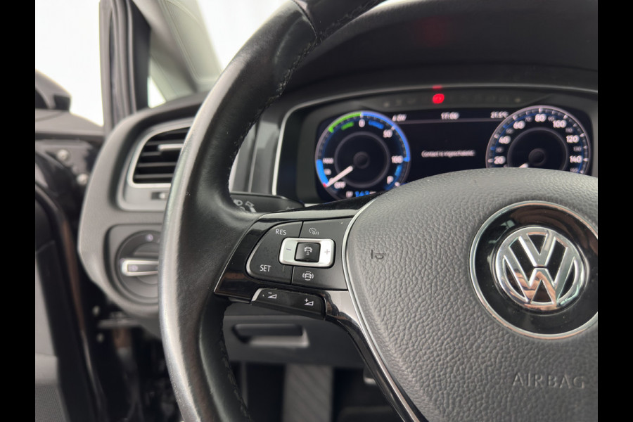 Volkswagen e-Golf E-DITION (INCL.BTW) *HEAT-PUMP | LUXURY-LEATHER | FULL-LED | DIGI-COCKPIT | NAVI-FULLMAP | HEATED-SPORTSEATS | CAMERA | DAB+ | AMBIENT-LIGHT | 16''ALU*