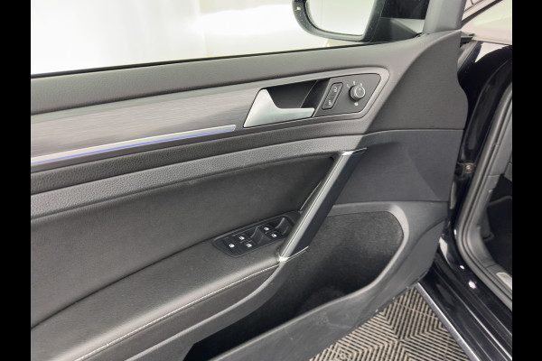 Volkswagen e-Golf E-DITION (INCL.BTW) *HEAT-PUMP | LUXURY-LEATHER | FULL-LED | DIGI-COCKPIT | NAVI-FULLMAP | HEATED-SPORTSEATS | CAMERA | DAB+ | AMBIENT-LIGHT | 16''ALU*