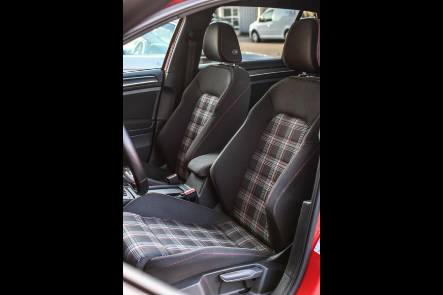 Volkswagen Golf 2.0 TSI GTI Performance *Pano*DCC*Dynaudio*Camera*Standkachel*