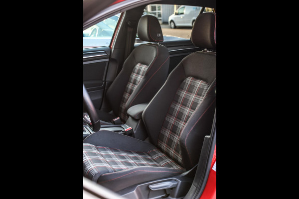 Volkswagen Golf 2.0 TSI GTI Performance *Pano*DCC*Dynaudio*Camera*Standkachel*