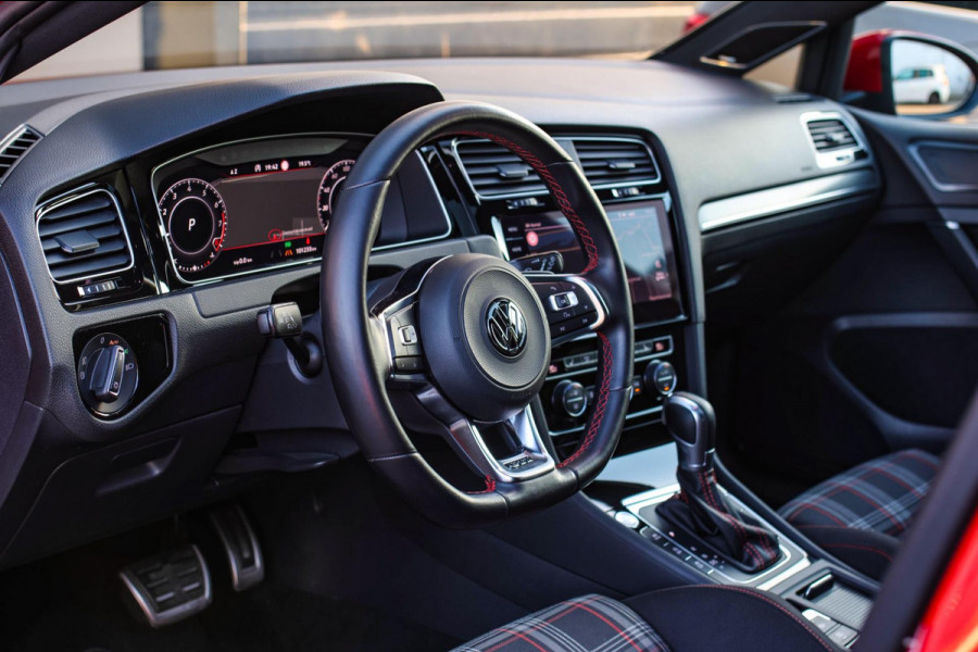 Volkswagen Golf 2.0 TSI GTI Performance *Pano*DCC*Dynaudio*Camera*Standkachel*