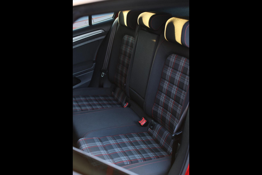 Volkswagen Golf 2.0 TSI GTI Performance *Pano*DCC*Dynaudio*Camera*Standkachel*