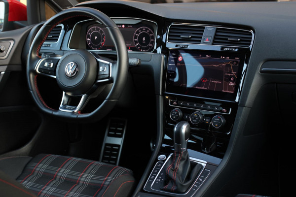 Volkswagen Golf 2.0 TSI GTI Performance *Pano*DCC*Dynaudio*Camera*Standkachel*