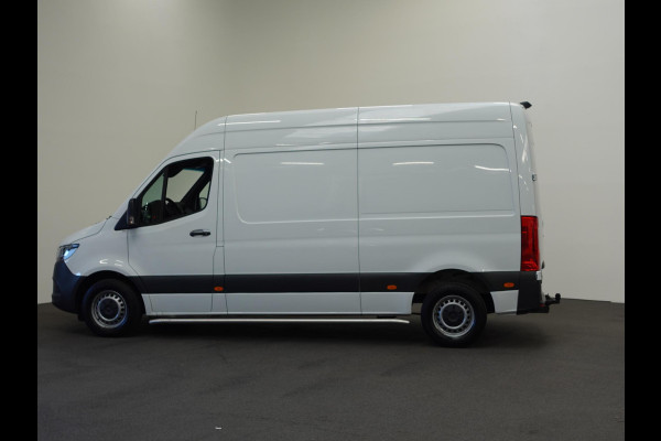 Mercedes-Benz Sprinter 211 CDI L2H2 Aut-9 FWD Airco Cruise Control Navi MBUX Camera PDC VA