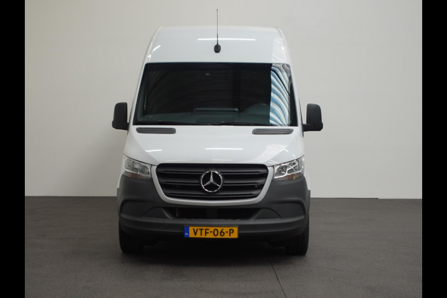 Mercedes-Benz Sprinter 211 CDI L2H2 Aut-9 FWD Airco Cruise Control Navi MBUX Camera PDC VA