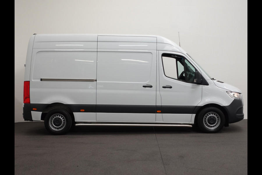 Mercedes-Benz Sprinter 211 CDI L2H2 Aut-9 FWD Airco Cruise Control Navi MBUX Camera PDC VA