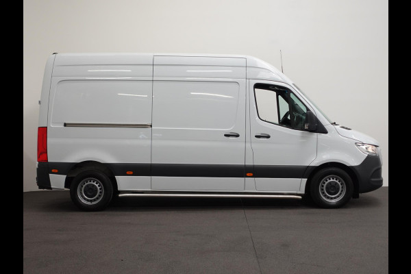 Mercedes-Benz Sprinter 211 CDI L2H2 Aut-9 FWD Airco Cruise Control Navi MBUX Camera PDC VA