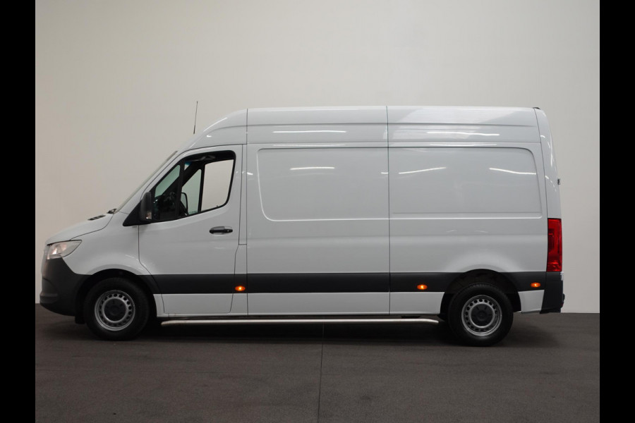 Mercedes-Benz Sprinter 211 CDI L2H2 Aut-9 FWD Airco Cruise Control Navi MBUX Camera PDC VA