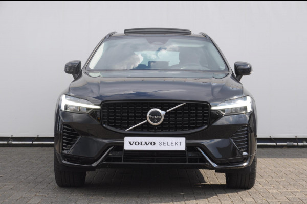 Volvo XC60 T6 350PK Automaat AWD Ultra Dark Trekhaak / BLIS / Harman Kardon audio / Head-up display / Harman Kardon audio / Panoramadak / BLIS / Elektrisch bedienbare voorstoelen / Memory seats / Verwarmbare stoelen / Keyless entry /