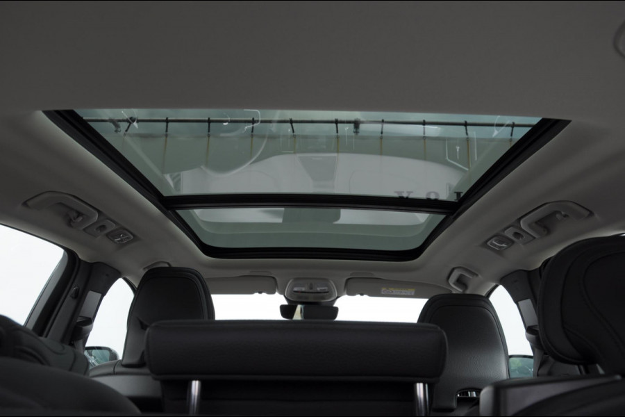 Volvo XC60 T6 350PK Automaat AWD Ultra Dark Trekhaak / BLIS / Harman Kardon audio / Head-up display / Harman Kardon audio / Panoramadak / BLIS / Elektrisch bedienbare voorstoelen / Memory seats / Verwarmbare stoelen / Keyless entry /