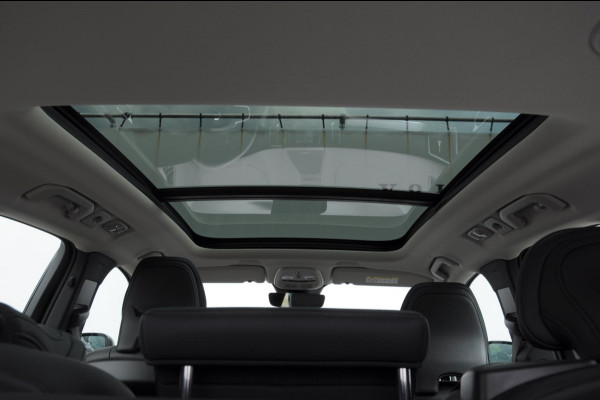 Volvo XC60 T6 350PK Automaat AWD Ultra Dark Trekhaak / BLIS / Harman Kardon audio / Head-up display / Harman Kardon audio / Panoramadak / BLIS / Elektrisch bedienbare voorstoelen / Memory seats / Verwarmbare stoelen / Keyless entry /