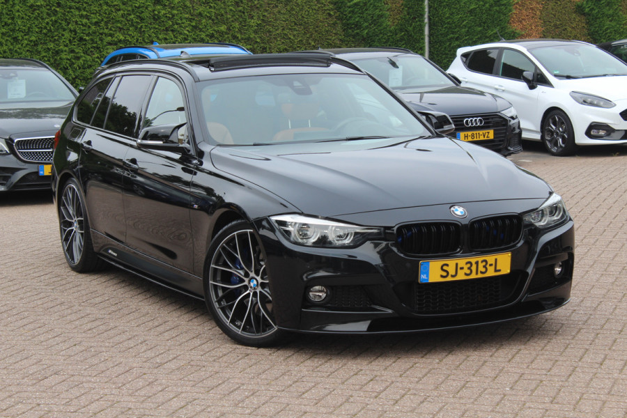 BMW 3 Serie Touring 330i M Sport Edition / M Performance / Trekhaak / Panoramadak / 360Camera / Leder / 19'' / Head-up / Navigatie / Harman Kardon / Stoelverwarming / DAB / Cruise Control