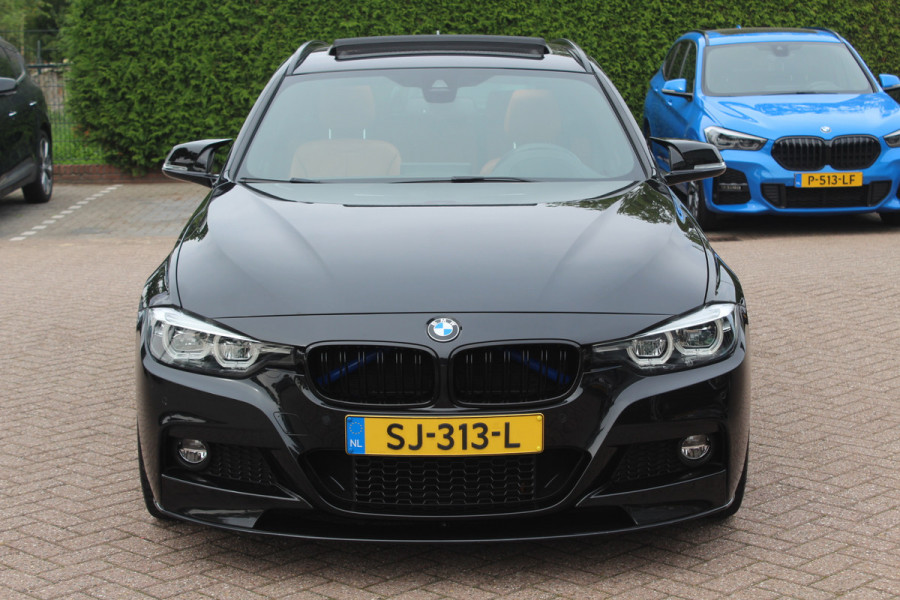 BMW 3 Serie Touring 330i M Sport Edition / M Performance / Trekhaak / Panoramadak / 360Camera / Leder / 19'' / Head-up / Navigatie / Harman Kardon / Stoelverwarming / DAB / Cruise Control